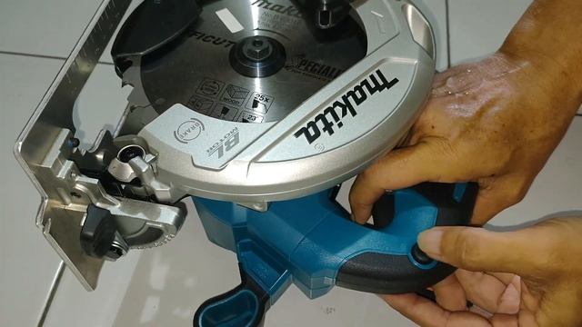 Unboxing dan Review Makita Cordless Circular Saw DHS 660 LXT 18V 6 Inch, Hasil Potongnya Halus Pisa смотреть онлайн