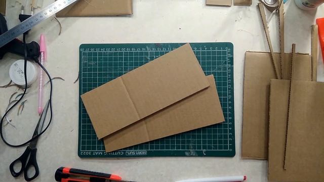 Как сделать машину из картона своими руками. How to make car from cardboard. DIY. смотреть онлайн