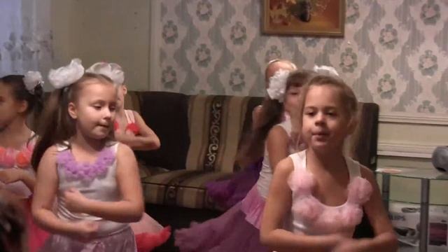 С тудия Конфетти. Робот Бронислав смотреть онлайн