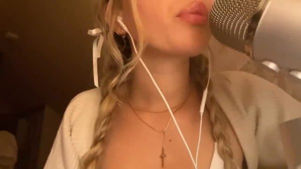 ASMR Don’t click unless you like nibbling mouth sounds!👄