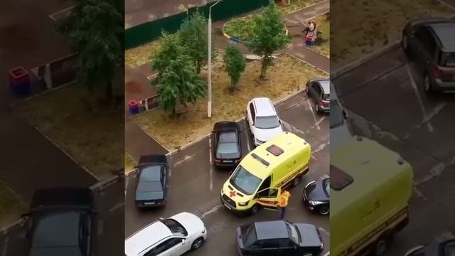 Перегородил дорогу скорой и считает, что прав. смотреть онлайн
