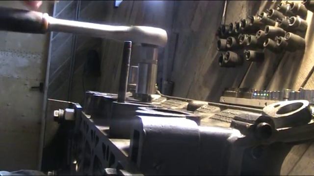 Как выкрутить закисшую шпильку? смотреть онлайн