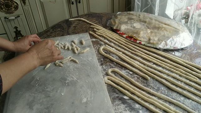 ЖИЖИГ ГАЛНАШ! ЧЕТЫРЕ РАЗНОВИДНОСТИ ГАЛУШЕК смотреть онлайн