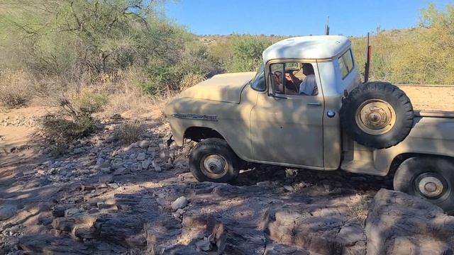 Chevy Napco off roading in Arizona смотреть онлайн