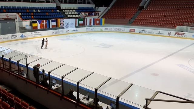 19.11.09 Olomouc Фокстрот смотреть онлайн