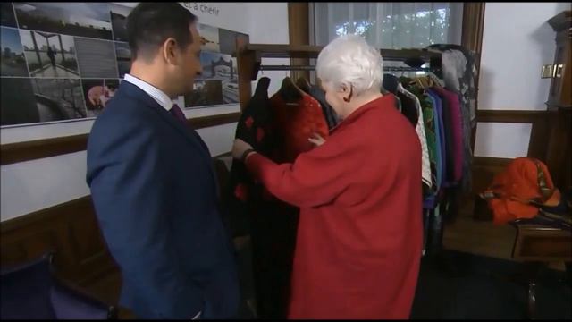 Elizabeth Dowdeswell Sews All Her Own Clothes (Lt Gov of Ont) смотреть онлайн