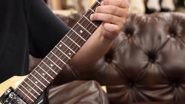 Guitar of the Day: 1985 Gibson Flying V | Norman's Rare Guitars смотреть онлайн