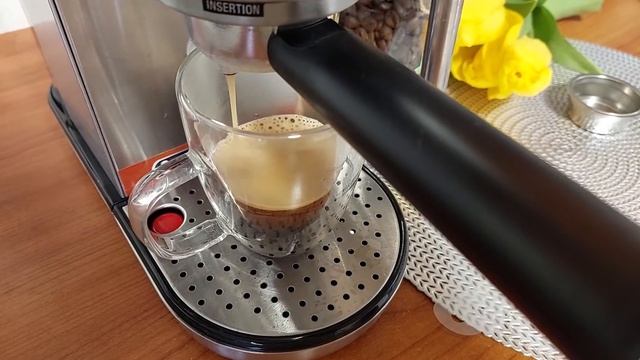 Кофеварка рожковая Polaris PCM 2001AE от Поларис. Обзор смотреть онлайн