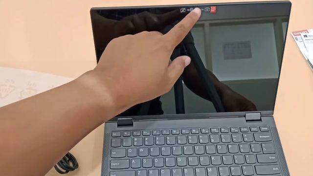 Unboxing Lenovo Yoga C640 смотреть онлайн