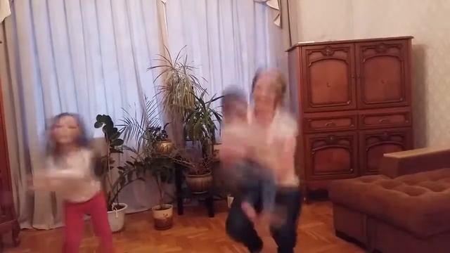 ФЛЕШМОБ к 1 ИЮНЯ Show Women Russia смотреть онлайн