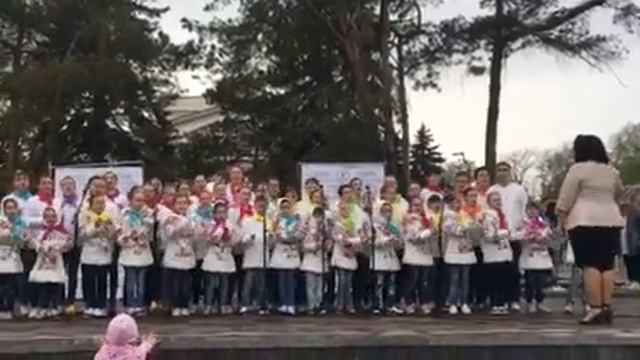 г.Мариуполь уличный фестиваль коллектив "Радуга" смотреть онлайн