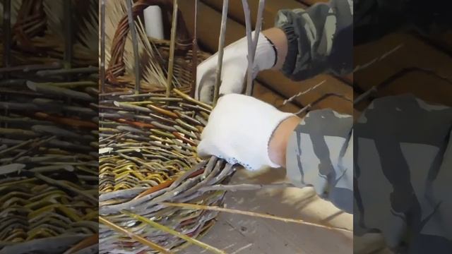 Плетение круглой корзины из неокоренного прута. Загибка в три пары прутьев. смотреть онлайн