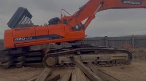 Как снять поворотный круг на экскаваторе-без использования автокранов