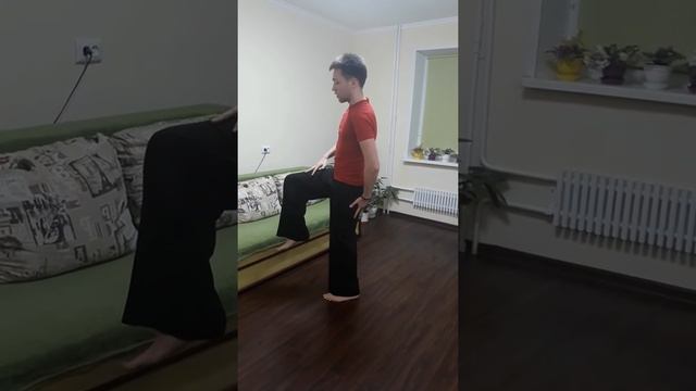 Свинговый шаг назад с маятником смотреть онлайн