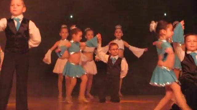 Конвалия. 6группа. Мамин вальс смотреть онлайн