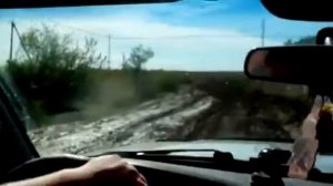 Тойота Секвойя по грязи