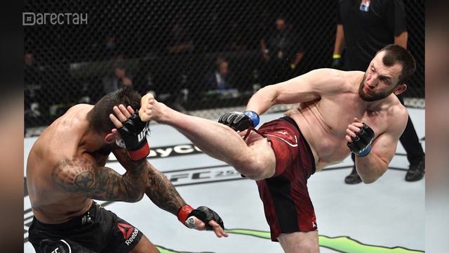 Бой Муслима Салихова на турнире UFC 296 отменен