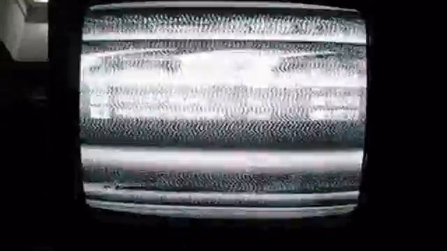 Nine Inch Nails - Corona Radiata смотреть онлайн