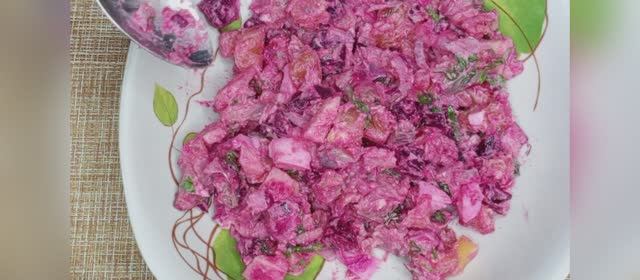 САЛАТ , СЕЛЬДЬ под русским соусом смотреть онлайн