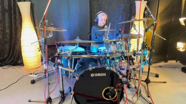 Алексей Чумаков - Счастье . Drum Cover . Daniel Gortovlyuk 8,5 year old Drummer . Песня для Мамы смотреть онлайн