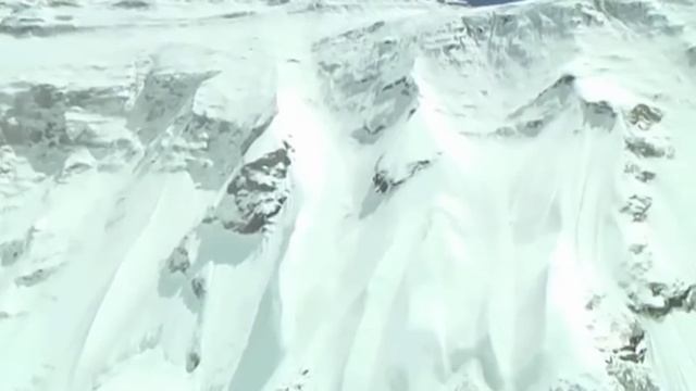 He Made The First Snowboard Descent Of Everest And Disappeared.. смотреть онлайн