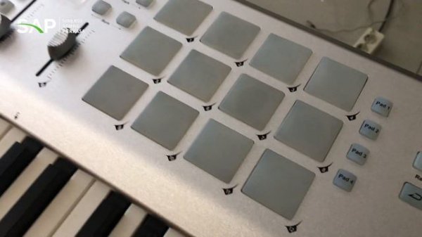 REVIEW ICON INSPIRE 5 : Keyboard Controller Murah Fitur Lengkap