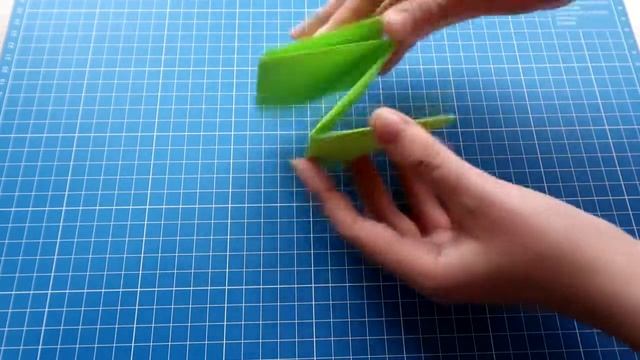 ОРИГАМИ Монстр из бумаги. Движущиеся поделки своими руками. MOVING ORIGAMI смотреть онлайн
