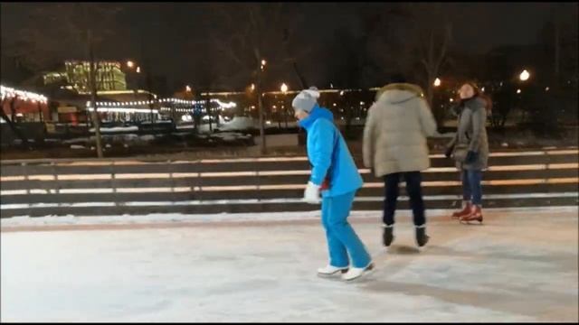 ДОЦЕНТ ЗАСТАВИТ . . смотреть онлайн