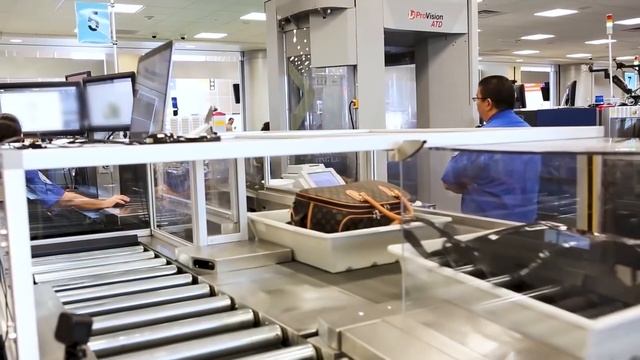 Why Passengers Dread Getting SSSS On A Boarding Pass смотреть онлайн