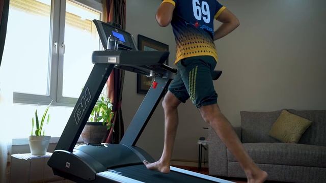 BH Fitness LK500Ti 3.5 HP Treadmill смотреть онлайн