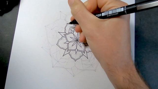 Drawing a Five Point Mandala Using Geometry смотреть онлайн