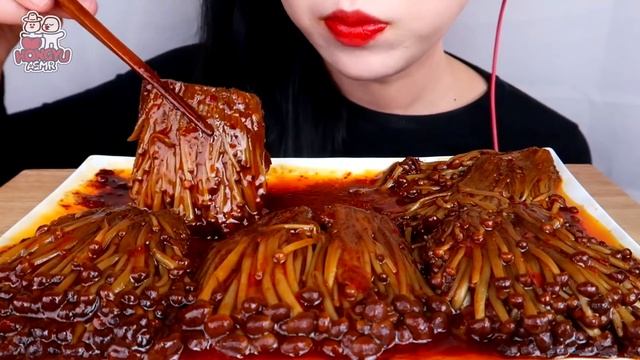 ASMR SPICY GOLDEN ENOKI MUSHROOMS MUKBANG (RECIPE) WITH MARA FIRE SAUCE NO TALKING EATING SOUNDS смотреть онлайн