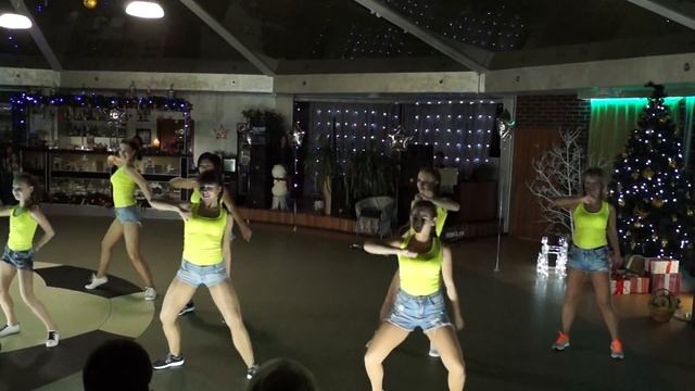 ZUMBA - "DESPACITO" (Body Sculpt) смотреть онлайн