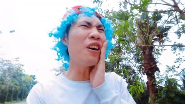 Mike On Fire & Icy Baby Doll Make Money To Buy Gift For Mom - Stories About Baby Doll Family