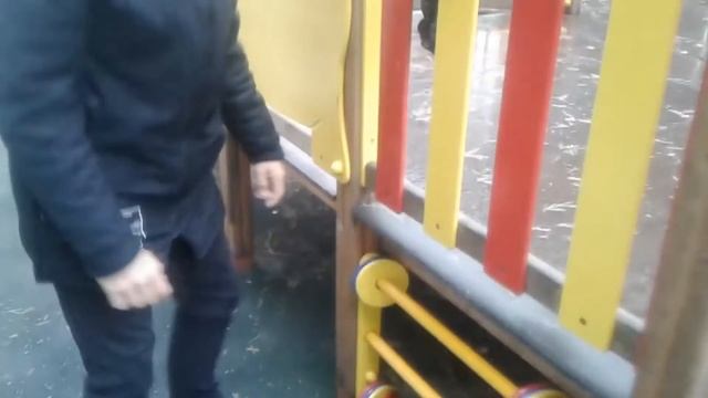 Гопарь пристает к парню. смотреть онлайн