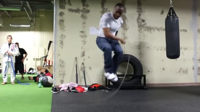 Jump Rope Training with Buddy Lee at the Blackzilians смотреть онлайн