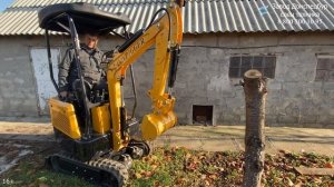 Мини экскаватор весом 1 тонна на объекте Land Digger 1000 завод Донспецбур