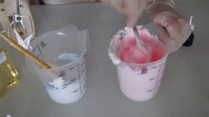 Взбитый сахарный скраб из кремообразной мыльной основы