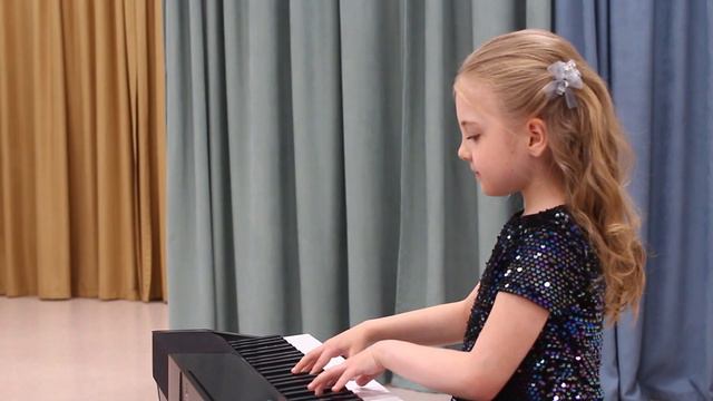 Прекрасное далёко. Исполняет Андреева Ксюша смотреть онлайн