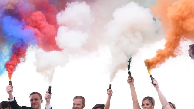 COLORED SMOKE WEDDING PORTRAIT смотреть онлайн
