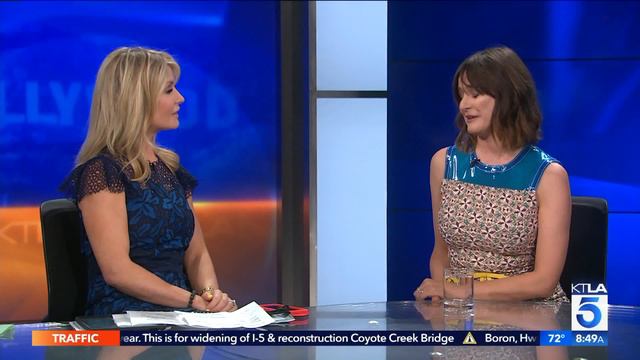 Emily Mortimer on How she was Casted for “The Bookshop” смотреть онлайн