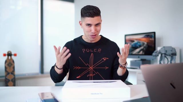 2019 MacBook Pro UNBOXING and SETUP! смотреть онлайн