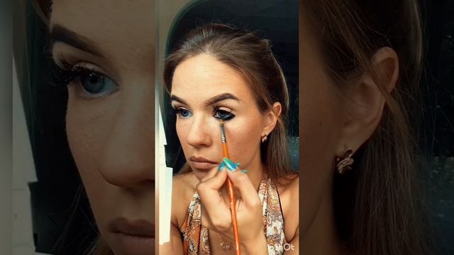 Макияж с красными тенями смотреть онлайн