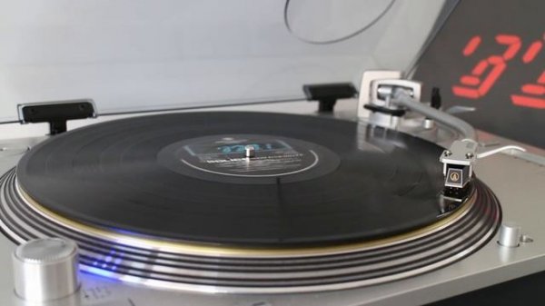 The Police - Spirits In The Material World (1981 Vinyl LP) - Technics 1200G Audio Technica ART9.mp4