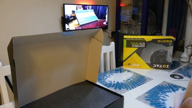 ZOTAC GTX 1070 Ti Unboxing смотреть онлайн