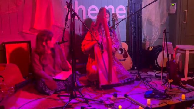 India Blue - This Kind of Moon (live at launch gig) смотреть онлайн