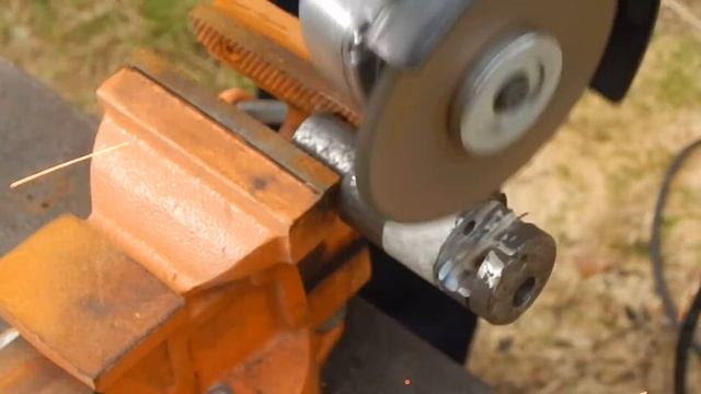 Узнав этот секрет ты больше никогда не выбросишь гаражные петли!Полезное устройство для мастерской! смотреть онлайн