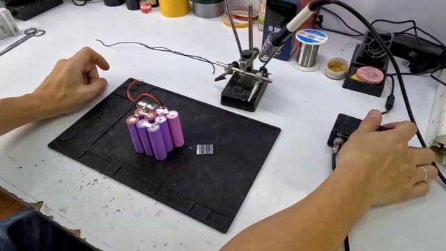 Установка дополнительных li-ion элементов для портативной колонки Hopestar 80 смотреть онлайн