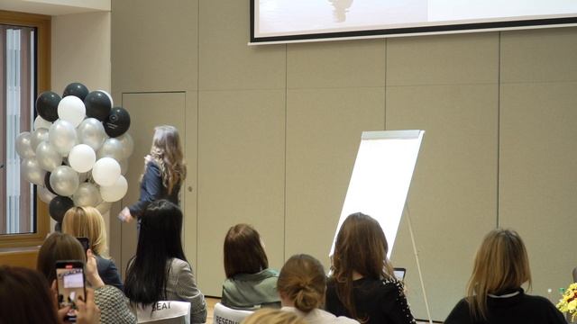 Выступление в Сколково. Как стать девушкой, которая имеет от жизни все смотреть онлайн