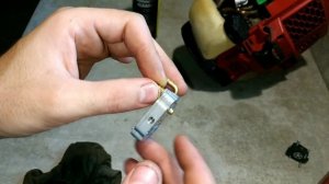 Течет бензин из воздушного фильтра на мотокосе. Причина и ремонт